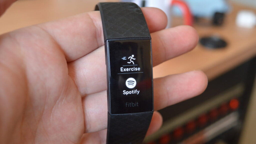 Fitbit Charge 4 інтерфейс