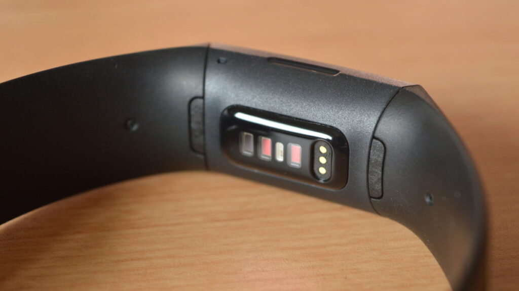 Датчики Fitbit Charge 4